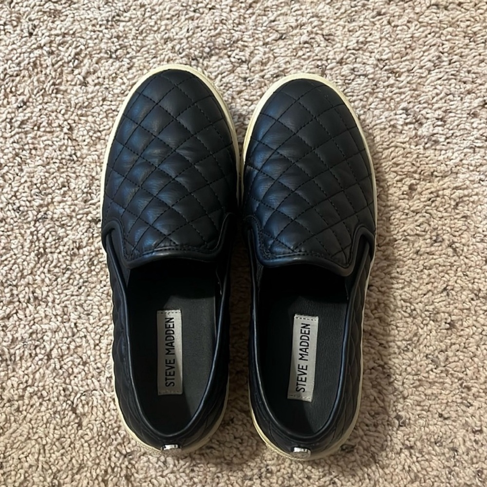 Steve Madden black leather slip on size 7.5